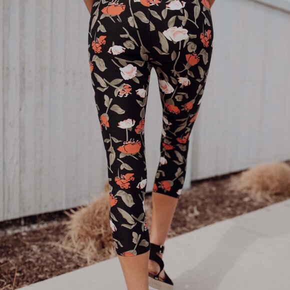 NWT - Simple Addiction Exclusive Poppy Pleasure Capri Leggings - Size S/M - Picture 3 of 4